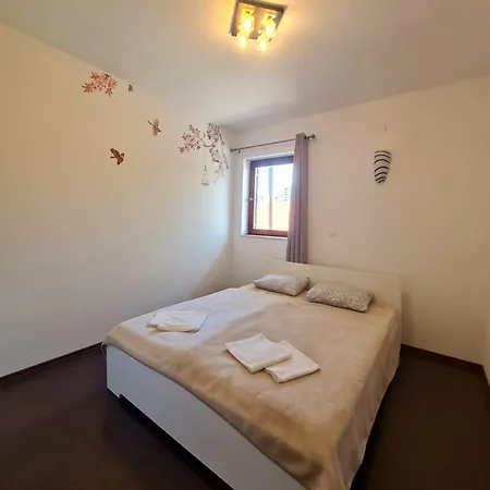 Apartman Big Apartmant With Free Parking *