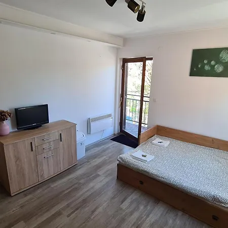 Big Apartmant With Free Parking Sibenik