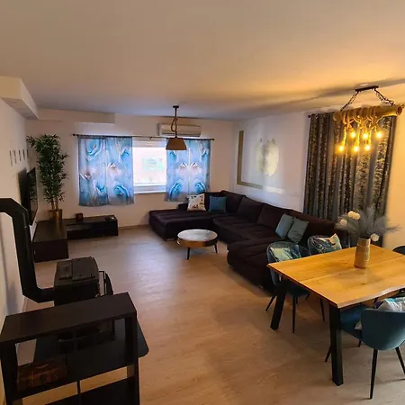 Big Apartmant With Free Parking Apartment Sibenik