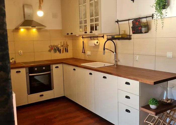 Big Apartmant With Free Parking Apartman *