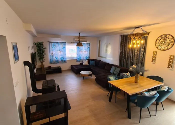 Big Apartmant With Free Parking Apartman Sibenik